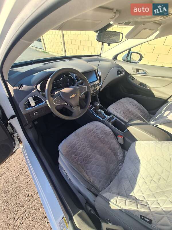 Седан Chevrolet Cruze 2016 в Черноморске