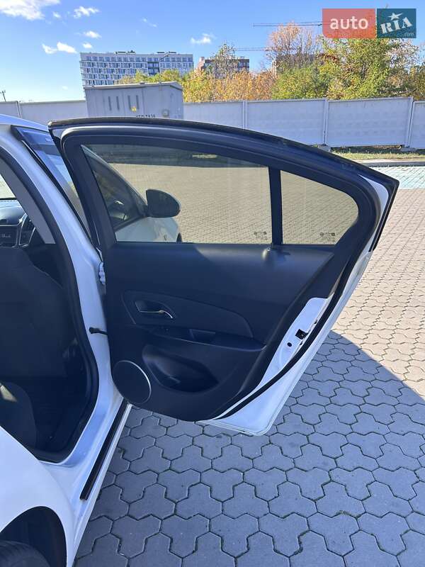 Седан Chevrolet Cruze 2012 в Киеве фото 10 Седан Chevrolet Cruze 2012 в Киеве