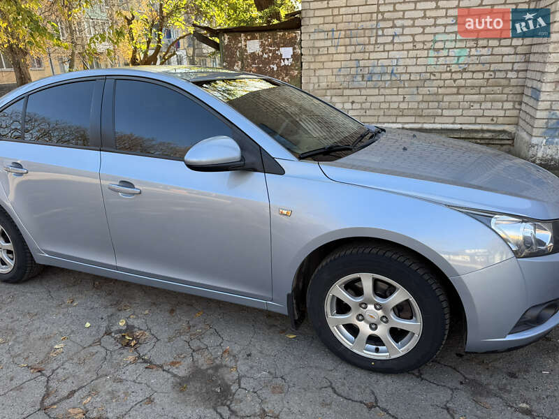 Седан Chevrolet Cruze 2010 в Покрове