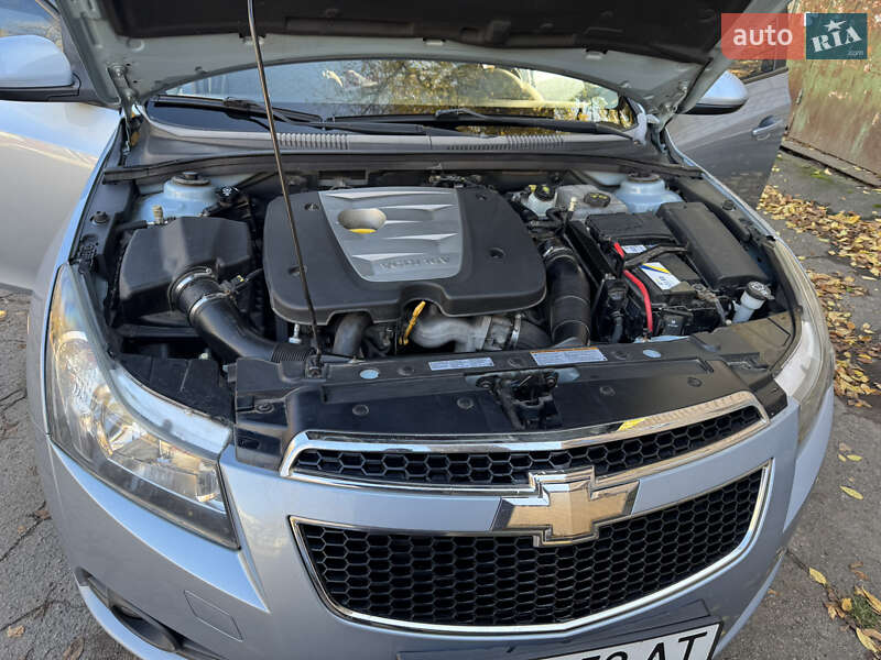 Седан Chevrolet Cruze 2010 в Покрове