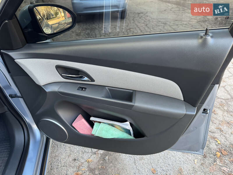 Седан Chevrolet Cruze 2010 в Покрове