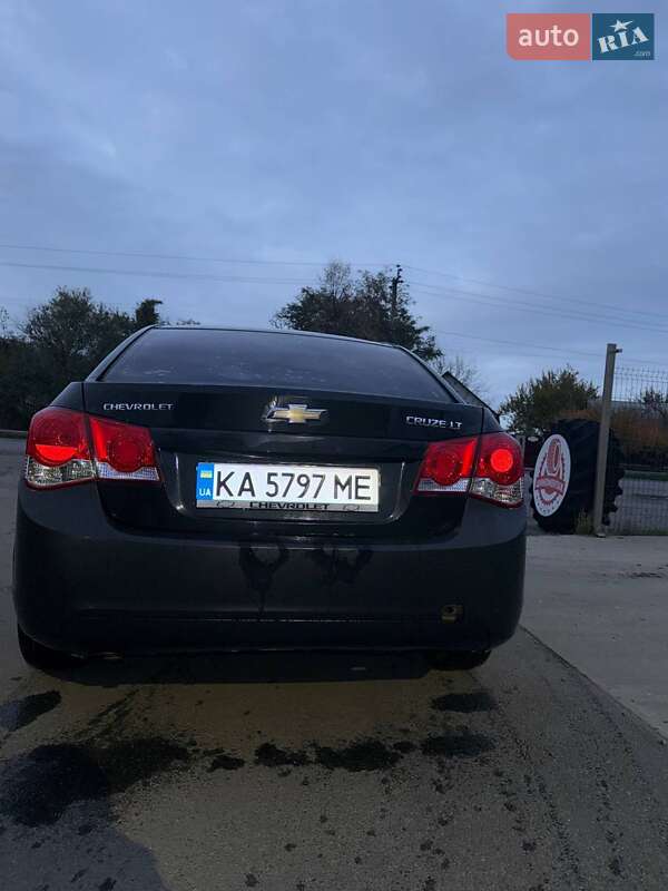 Седан Chevrolet Cruze 2009 в Виннице