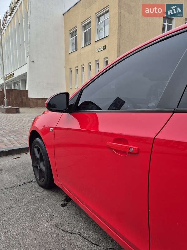 Седан Chevrolet Cruze 2010 в Полтаве