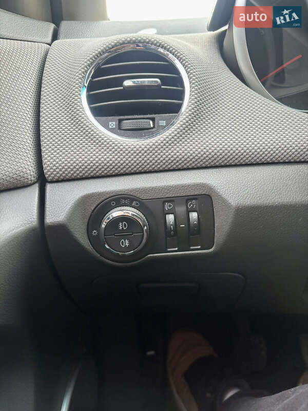 Седан Chevrolet Cruze 2010 в Полтаве