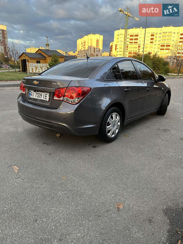 Седан Chevrolet Cruze 2014 в Киеве