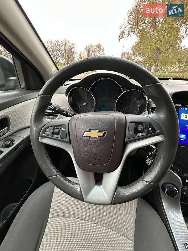 Седан Chevrolet Cruze 2010 в Киеве фото 19 Седан Chevrolet Cruze 2010 в Киеве