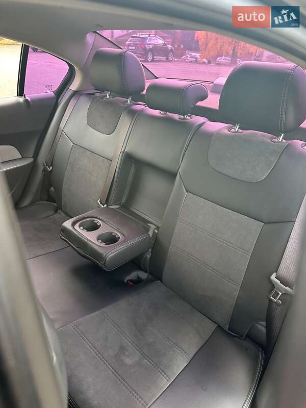 Седан Chevrolet Cruze 2009 в Тернополе