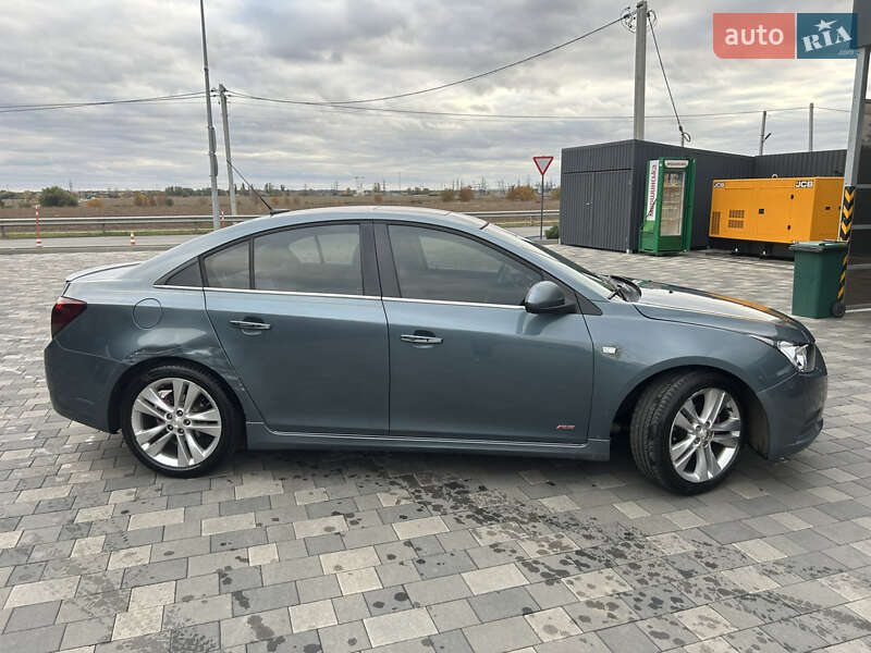 Седан Chevrolet Cruze 2012 в Полтаве