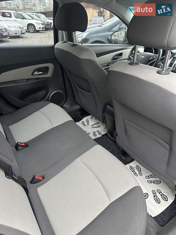 Седан Chevrolet Cruze 2010 в Смеле