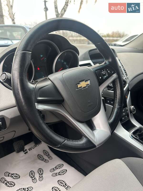 Седан Chevrolet Cruze 2010 в Смеле