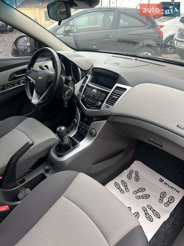 Седан Chevrolet Cruze 2010 в Смеле