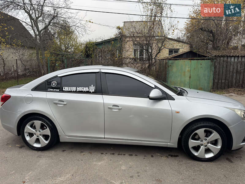 Седан Chevrolet Cruze 2009 в Киеве фото 16 Седан Chevrolet Cruze 2009 в Киеве