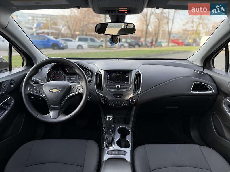 Седан Chevrolet Cruze 2018 в Киеве фото 10 Седан Chevrolet Cruze 2018 в Киеве