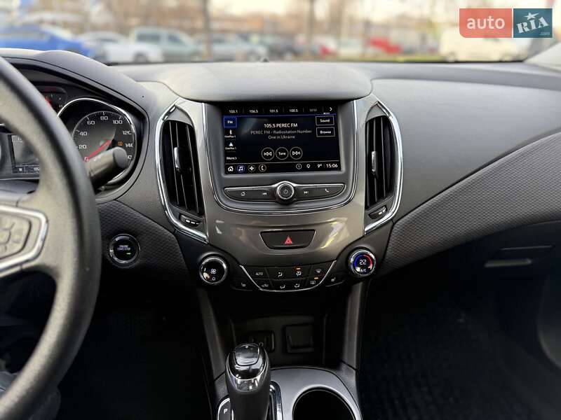 Седан Chevrolet Cruze 2018 в Киеве фото 22 Седан Chevrolet Cruze 2018 в Киеве