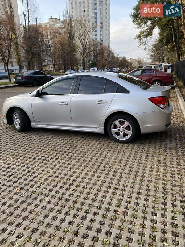 Седан Chevrolet Cruze 2014 в Киеве