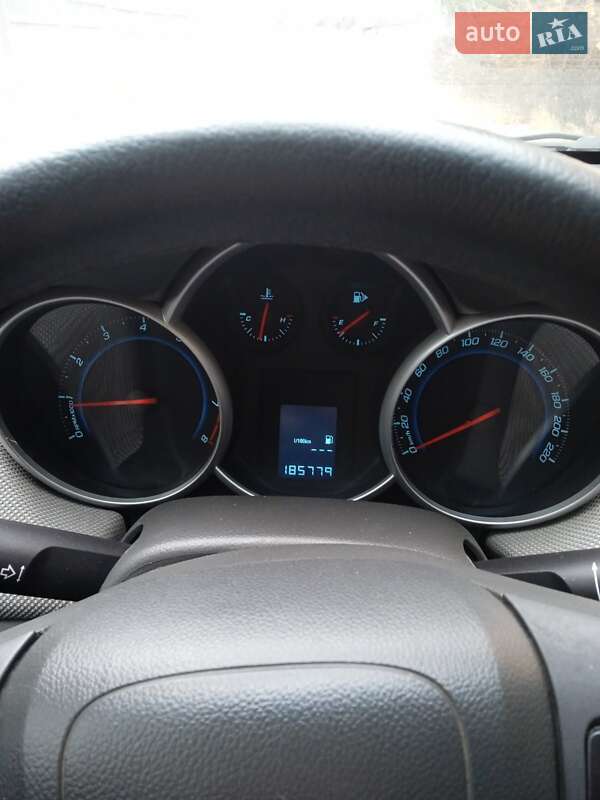 Седан Chevrolet Cruze 2010 в Богуславе