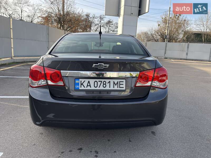 Седан Chevrolet Cruze 2014 в Киеве