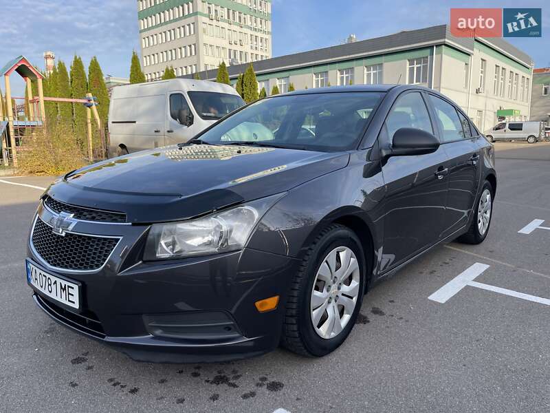 Седан Chevrolet Cruze 2014 в Киеве
