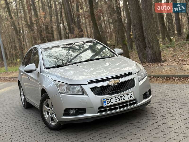 Седан Chevrolet Cruze 2012 в Львові