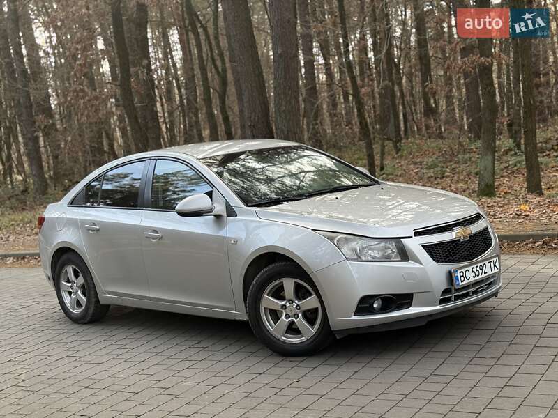 Седан Chevrolet Cruze 2012 в Львові
