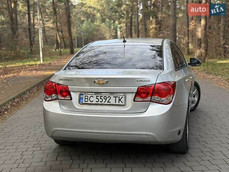 Седан Chevrolet Cruze 2012 в Львові