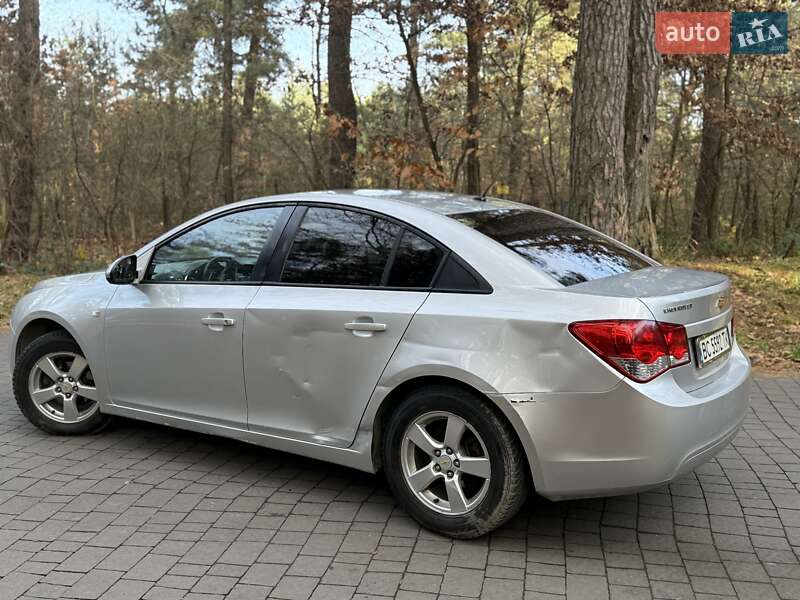 Седан Chevrolet Cruze 2012 в Львові