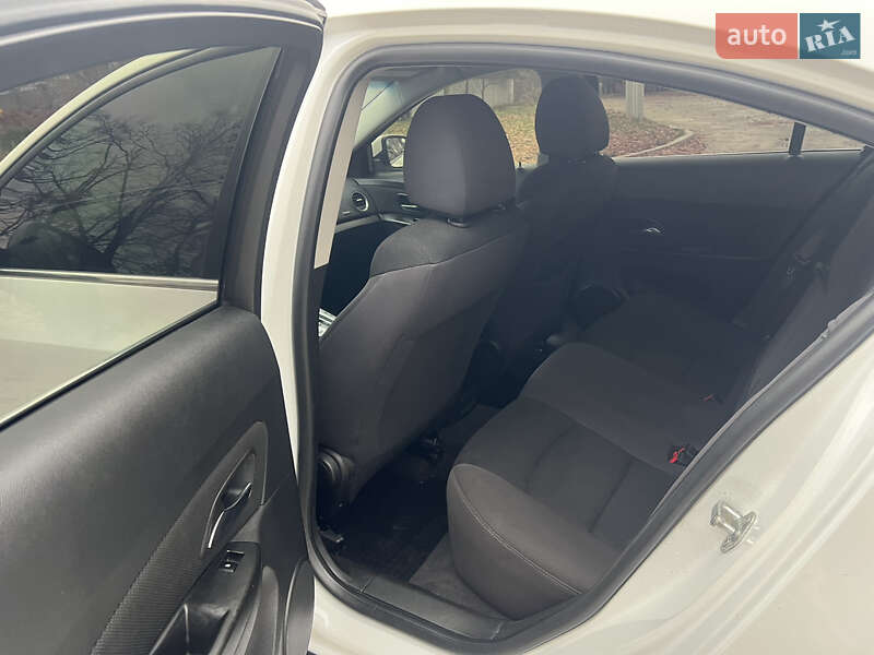 Седан Chevrolet Cruze 2013 в Сумах