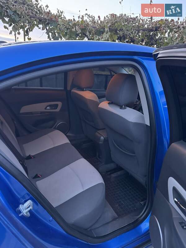 Седан Chevrolet Cruze 2009 в Городенке