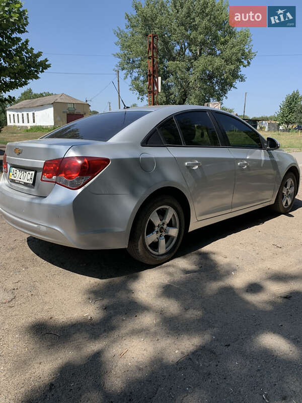 Седан Chevrolet Cruze 2014 в Львове