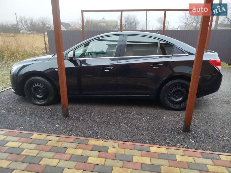 Седан Chevrolet Cruze 2011 в Буче