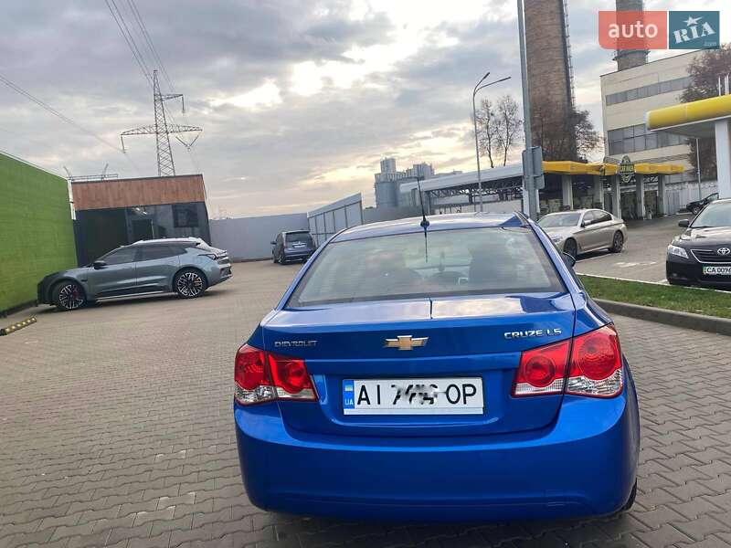 Седан Chevrolet Cruze 2011 в Киеве