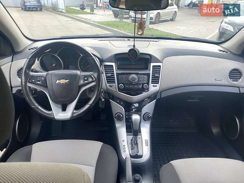 Седан Chevrolet Cruze 2011 в Киеве