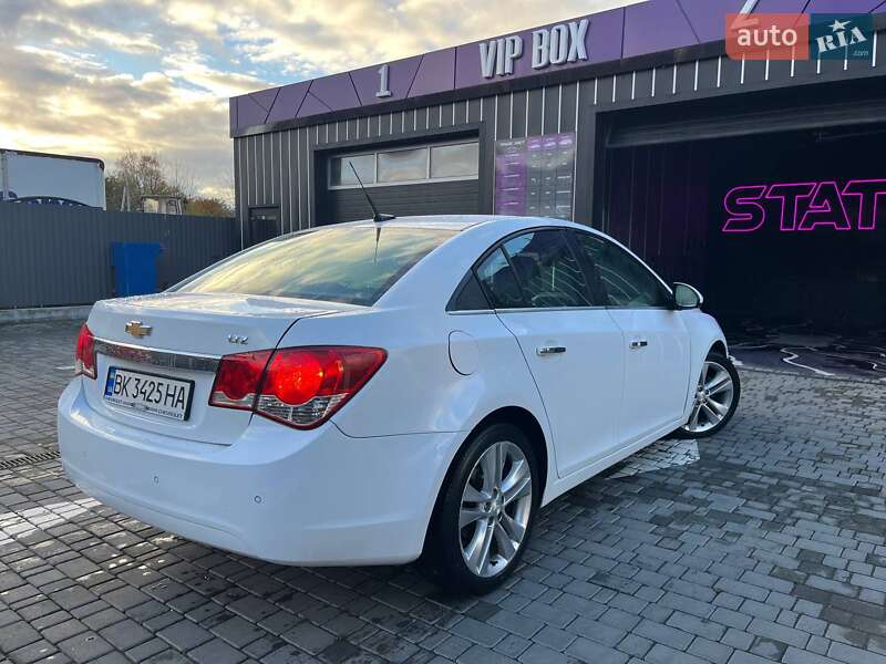 Седан Chevrolet Cruze 2011 в Ровно