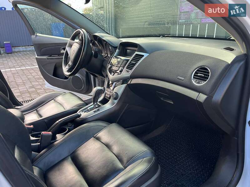 Седан Chevrolet Cruze 2011 в Ровно