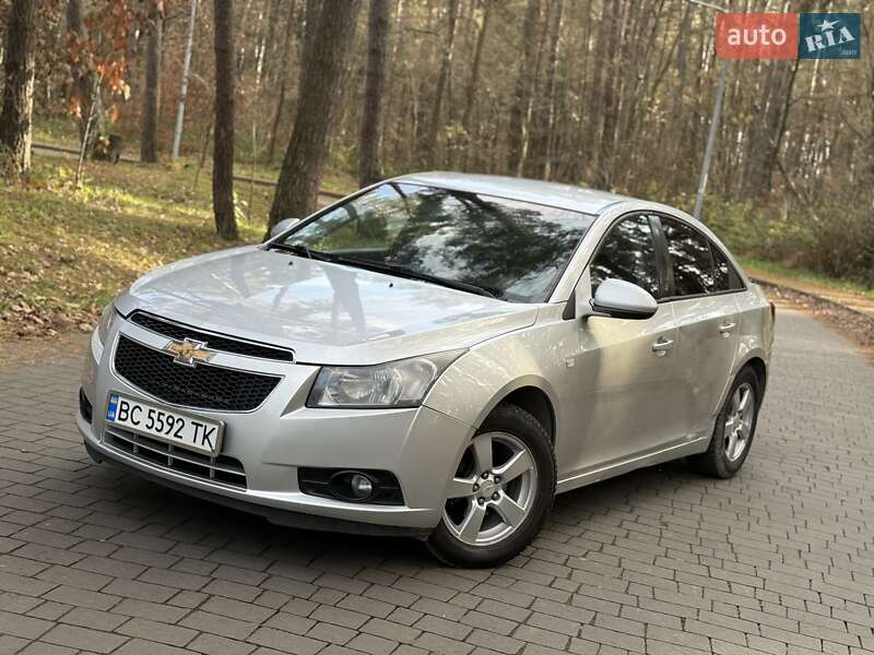 Седан Chevrolet Cruze 2012 в Львові
