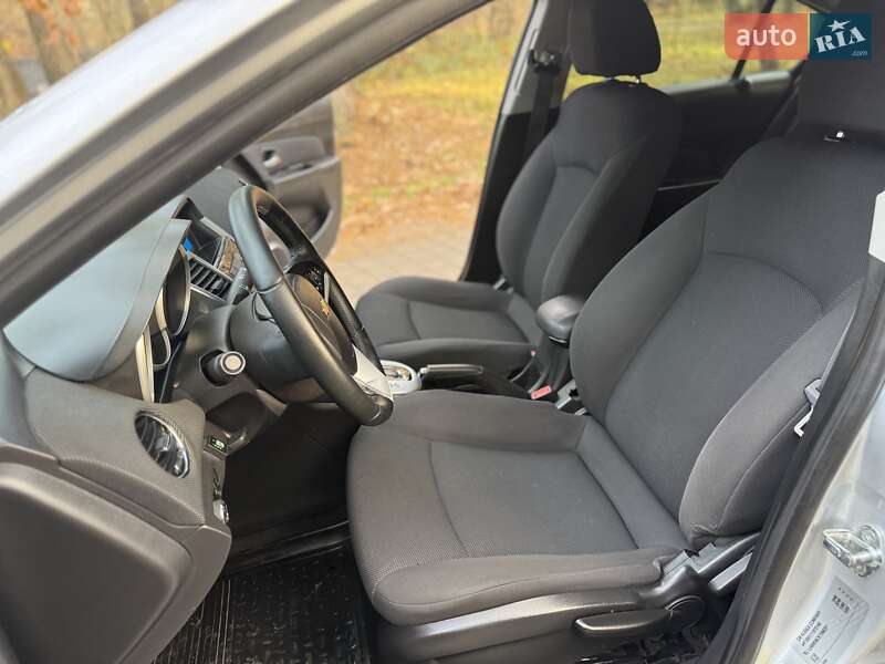 Седан Chevrolet Cruze 2012 в Львові
