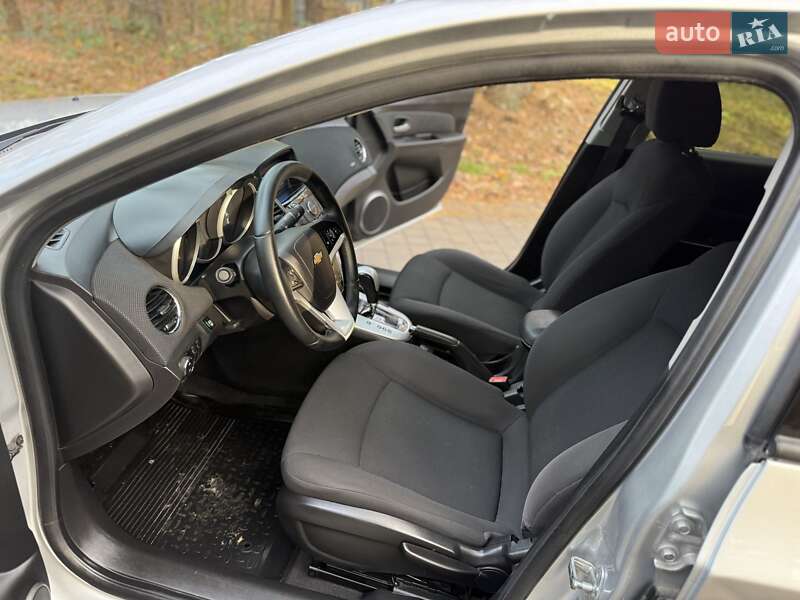 Седан Chevrolet Cruze 2012 в Львові