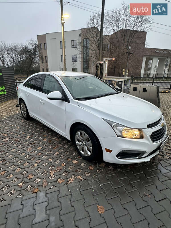 Седан Chevrolet Cruze 2015 в Львове
