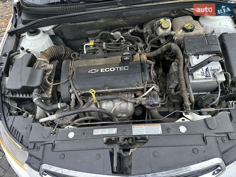 Седан Chevrolet Cruze 2015 в Львове