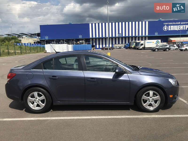 Седан Chevrolet Cruze 2012 в Ровно