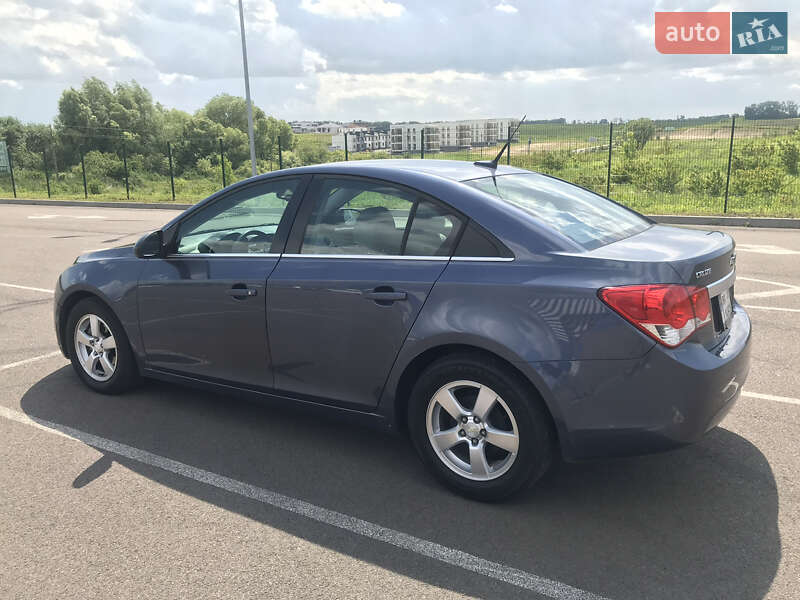 Седан Chevrolet Cruze 2012 в Ровно