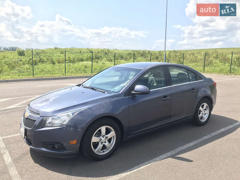 Седан Chevrolet Cruze 2012 в Ровно
