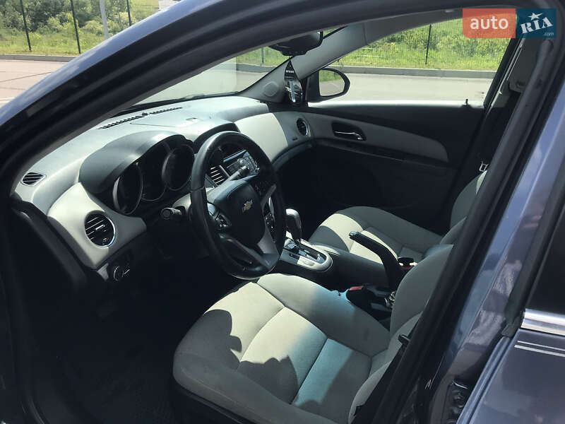 Седан Chevrolet Cruze 2012 в Ровно