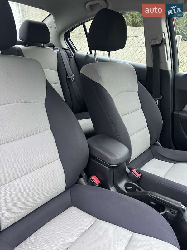 Седан Chevrolet Cruze 2013 в Луцьку