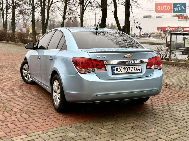 Седан Chevrolet Cruze 2011 в Харькове