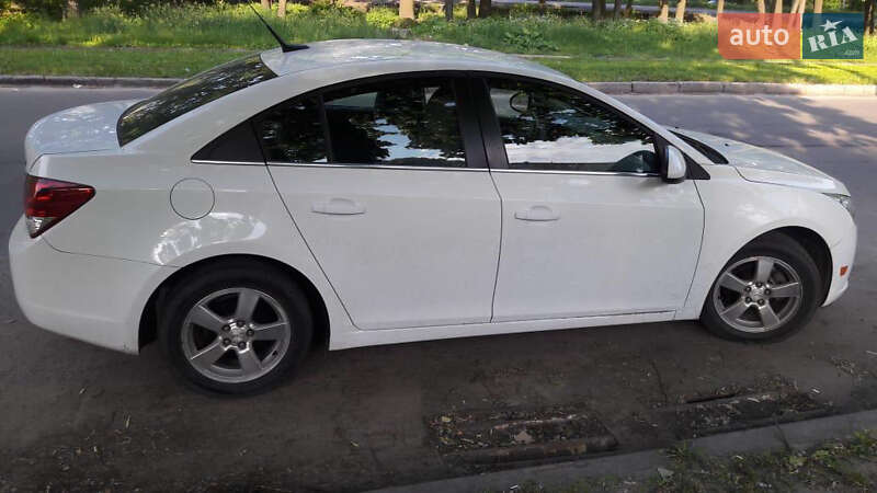 Седан Chevrolet Cruze 2013 в Киеве