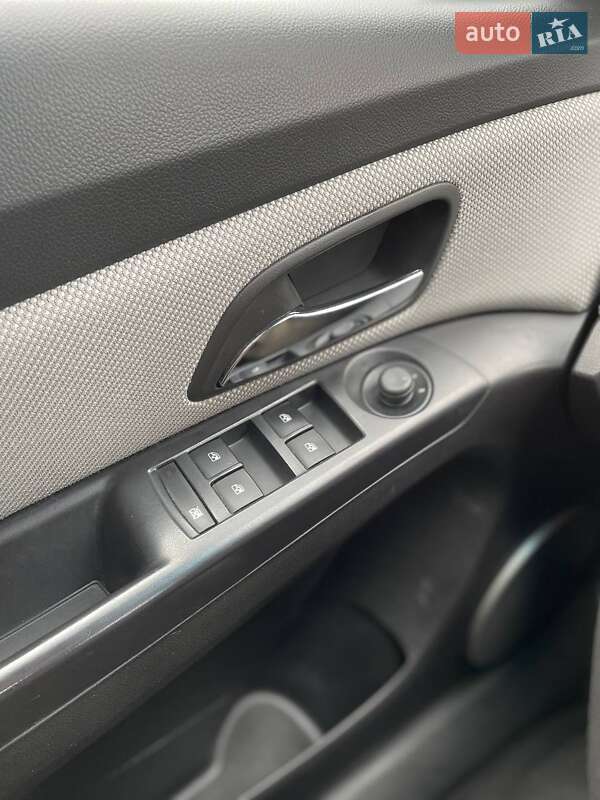 Седан Chevrolet Cruze 2010 в Киеве