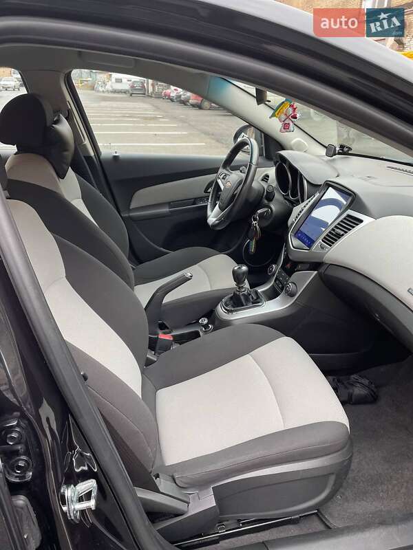 Седан Chevrolet Cruze 2010 в Киеве