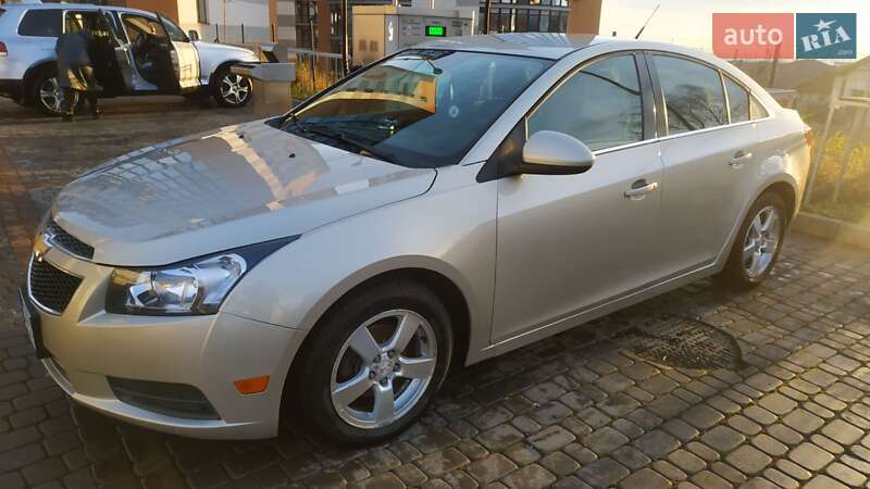 Седан Chevrolet Cruze 2014 в Івано-Франківську