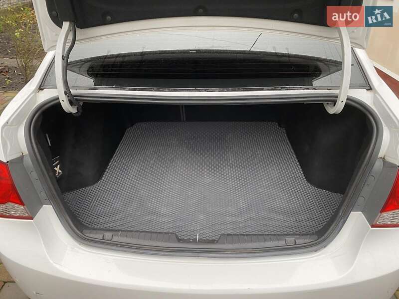 Седан Chevrolet Cruze 2010 в Кременчуге